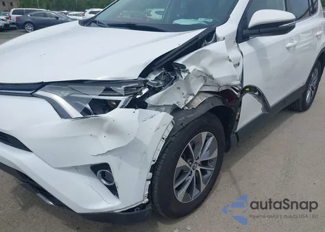 2016 Toyota Rav4 Hv Xle z USA, uszkodzony, nr VIN JTMRJREV1GD022217